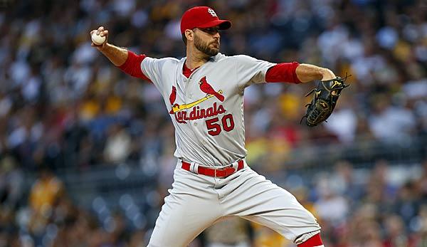 MLB: Adam Wainwright with first Bullpen appearance since 2015