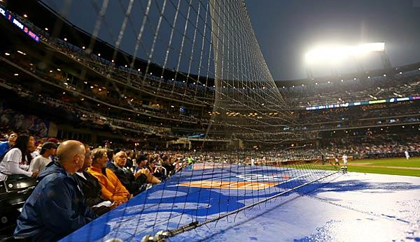 MLB: Fishing nets in MLB ball parks extended