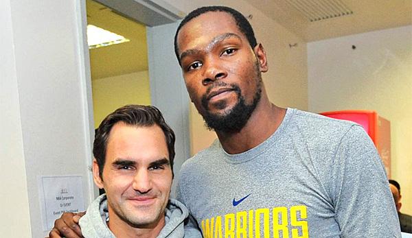 ATP: Roger Federer visits the Golden State Warriors