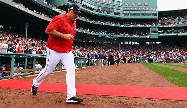 MLB: Red Sox part with Farrell