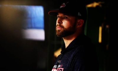 MLB: Indians after playoff out: At the end, the other players cheer.