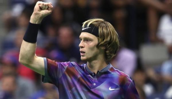 ATP:"Young Gun" Rublev follows Zverev to Milan