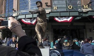 MLB: Statue of Mariner's legend damaged