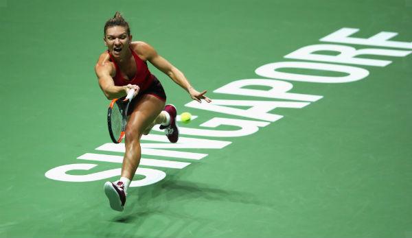 WTA: Finals: Simona Halep wins with instinct, Wozniacki simply very smooth