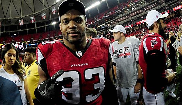 NFL: Seahawks get Dwight Freeney