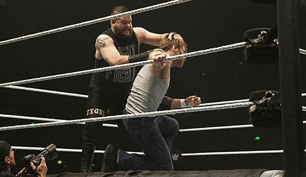 Wrestling: Smackdown: Owens helps Orton win the match