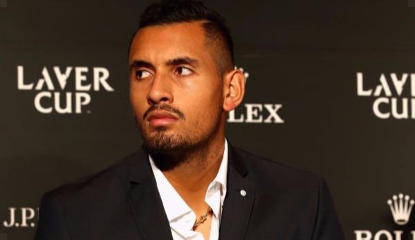 ATP:"Good Guy" Kyrgios gives away rackets