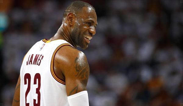 NBA: LeBron on GOAT debate:"Barbershop Talk"