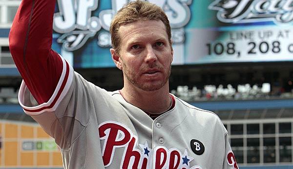 MLB: Friends and family commemorate Roy Halladay