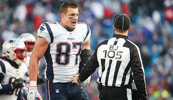 NFL: Gronk freaks out - and complains