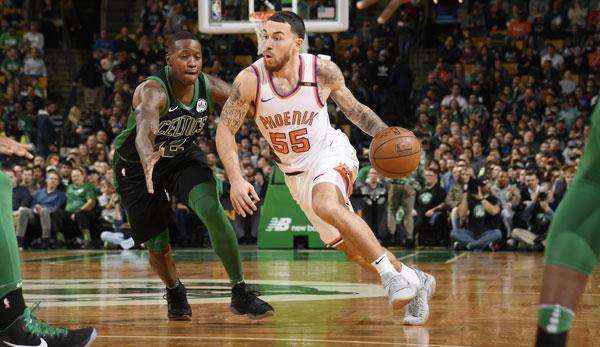 NBA: Media: Suns give James "real" contract