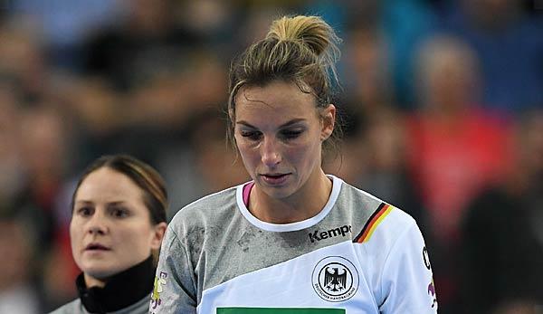 Handball: female handball players bent, but defiant