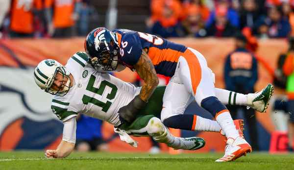 NFL: Josh McCown breaks his hand against Denver Broncos in the game