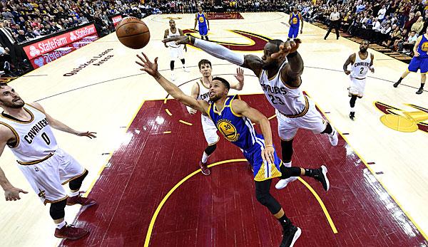 NBA: Showdown on Christmas Day: Warriors v. Cavs