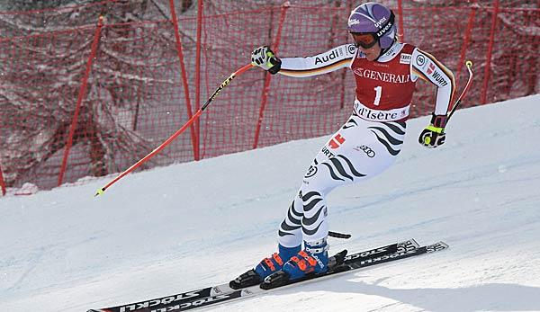 Ski Alpin: Rebensburg unharmed after crash in Super-G