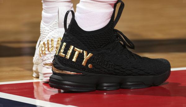 NBA: LeBron wears "Equality"shoe as a message towards Trump