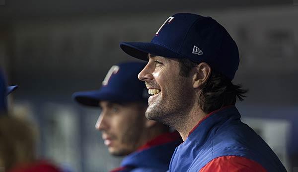 MLB: Pitcher Cole Hamels donates property for $9.4 million