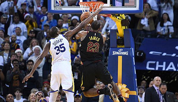 NBA: League admits: Kevin Durant fouls LeBron James in Crunchtime