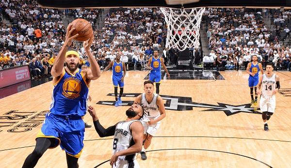 NBA: Do the Bucks want to get Zaza Pachulia or JaVale McGee?