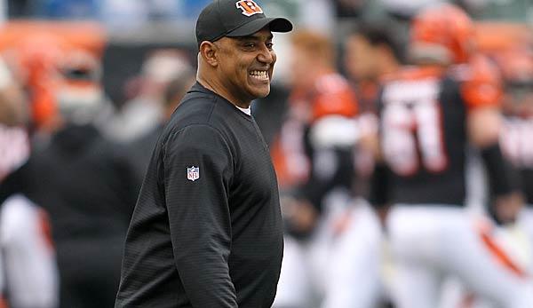 NFL: Bengal's hold on to Marvin Lewis - and extend