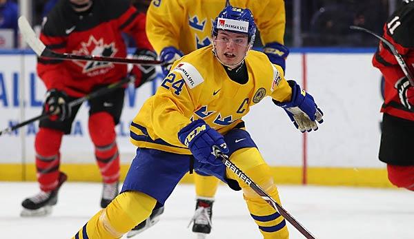 Ice hockey: U20 World Championship: NHL rookie Lias Andersson throws silver medal into the audience