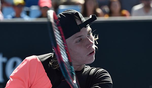 Australian Open: Rublev and Shapovalov pass first endurance tests