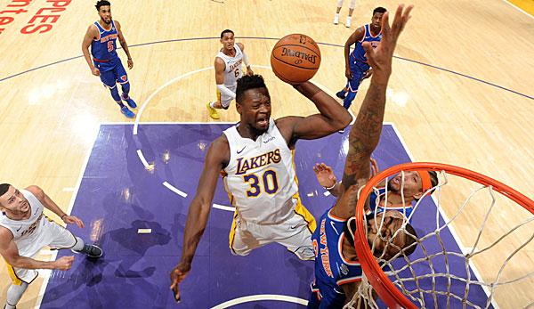 NBA: Playoff hopes of the Knicks get dampers at the Lakers