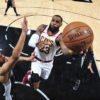 NBA: LeBron cracks the 30,000 - but his team lets him hang against the spurs