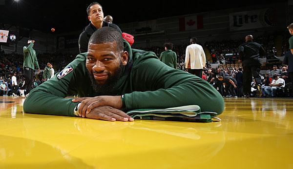 NBA: Media: Boston Celtics signed with Free Agent Greg Monroe