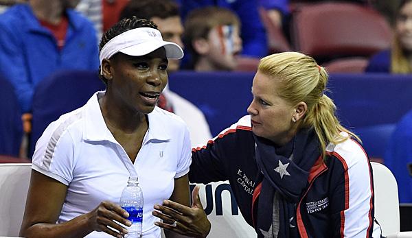 Fed Cup: USA leads 2-0 - is Serena back today?