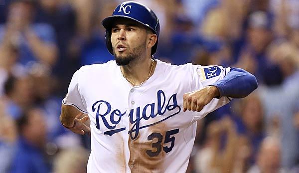 MLB: Padres sign Eric Hosmer for 144 million dollars