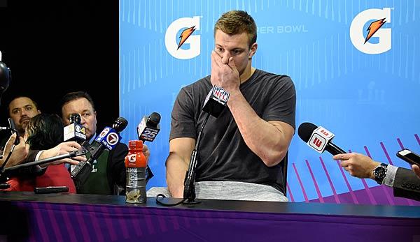 NFL: Media: Gronk has been thinking about resignation for some time now