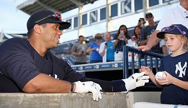 MLB: Russell Wilson plays for New York Yankees in Spring Training