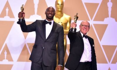 NBA: Kobe Bryant receives Oscar for "Dear Basketball".