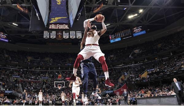 NBA: LeBron James and Larry Nance dismantle weak Detroit pistons