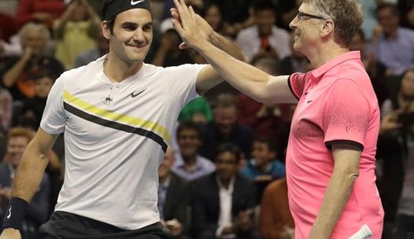 Tennis:"You have to watch the ball, not me!" - Federer jokes at "Match for Africa 5".