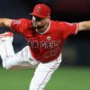 MLB: Kansas City Royals engage pitcher Ricky Nolasco