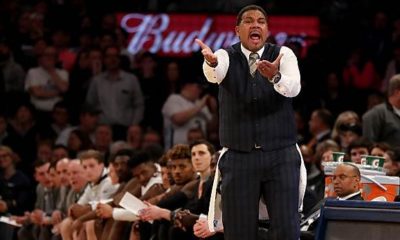 US-Sport: College-Coach Ed Cooley tears trousers at the edge of the field - towel as a savior