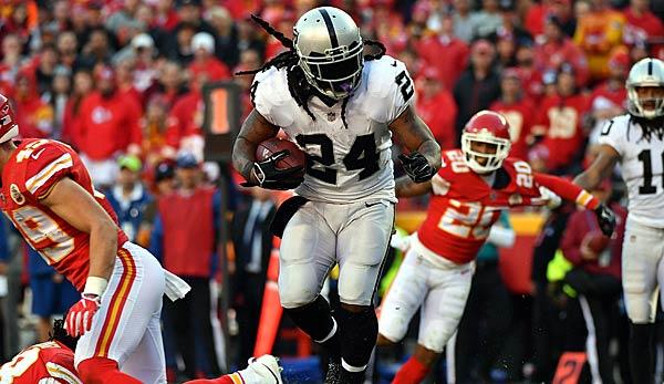 NFL: Marshawn Lynch stays with the Oakland Raiders