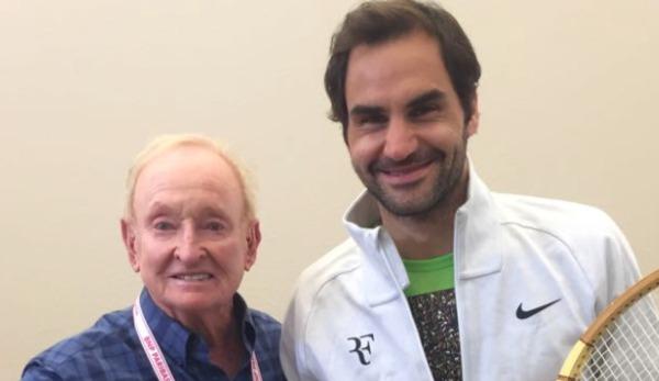 ATP: Indian Wells: Legend Rod Laver presents Roger Federer with a great gift