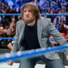 WWE: Smackdown: Bryan injured on return of Zayn and Owens