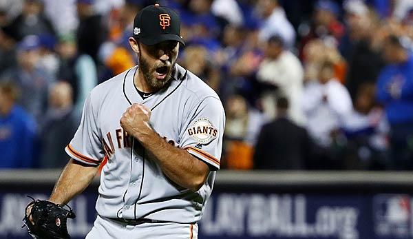 MLB: Giants pitcher Madison Bumgarner breaks his hand