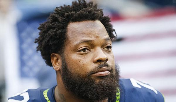 NFL: After arrest warrant: Michael Bennett turns himself in.