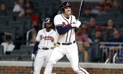 MLB: Freeman leaves game after wrist hit prematurely