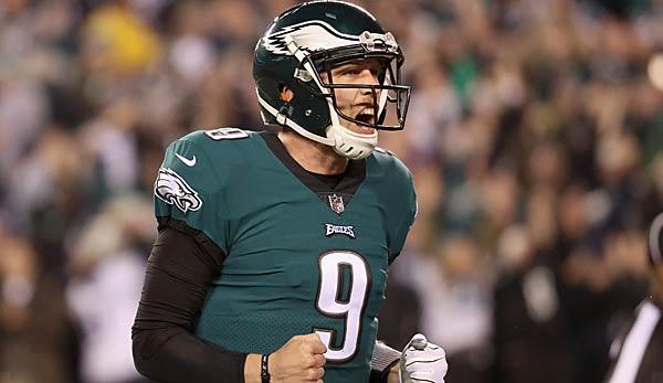 NFL: Philadelphia Eagles Expand Contract with Quarterback Nick Foles