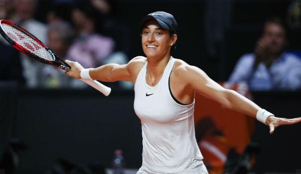 Porsche Tennis Grand Prix: Caroline Garcia and the Porsche: Just watching, don't win