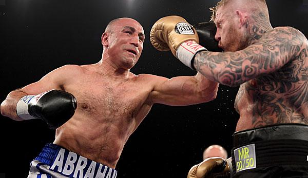 Boxing: Abraham wins with controversial verdict
