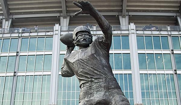 NFL: Johnny Unitas: From the sandbox to Canton