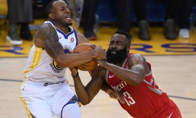 NBA: The knee! Warriors fear for Iguodala