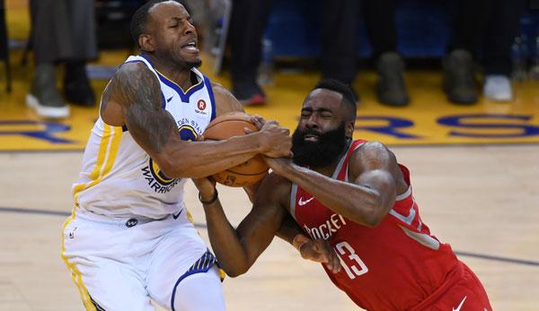 NBA: The knee! Warriors fear for Iguodala